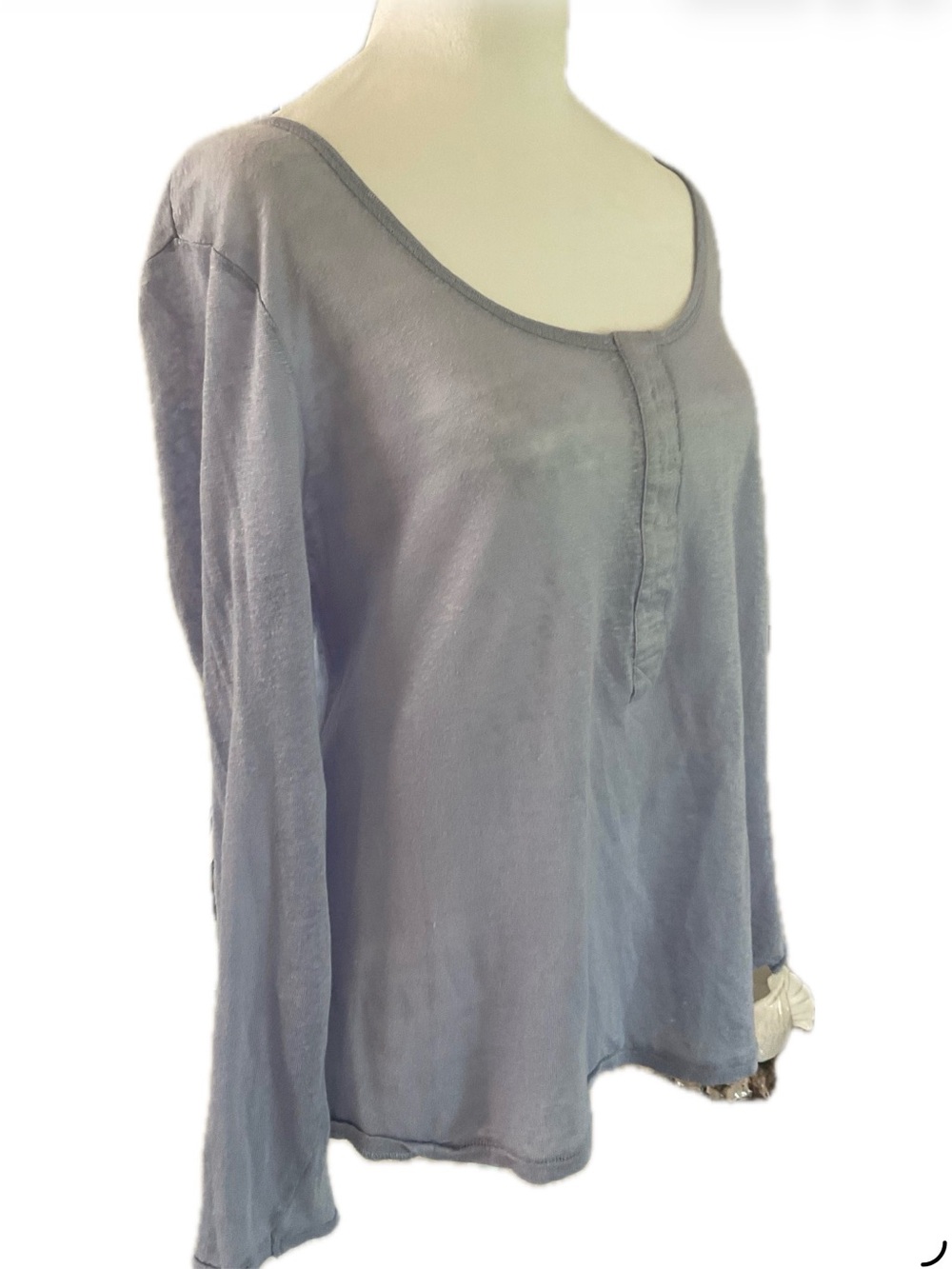 *Joe's Jeans *Long Sleeve 100% Linen Henley Tee in Glacier.